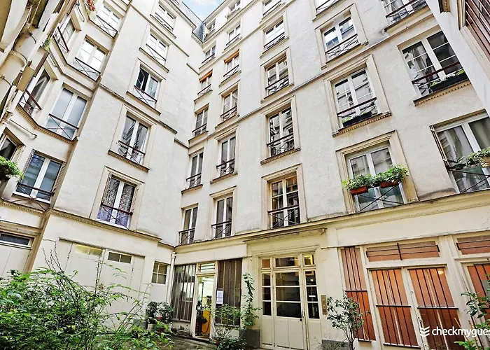 Confort Et Charme Pour 6 A Republioque Paris